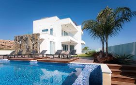Sea Pearl Beachfront Villas - Breeze